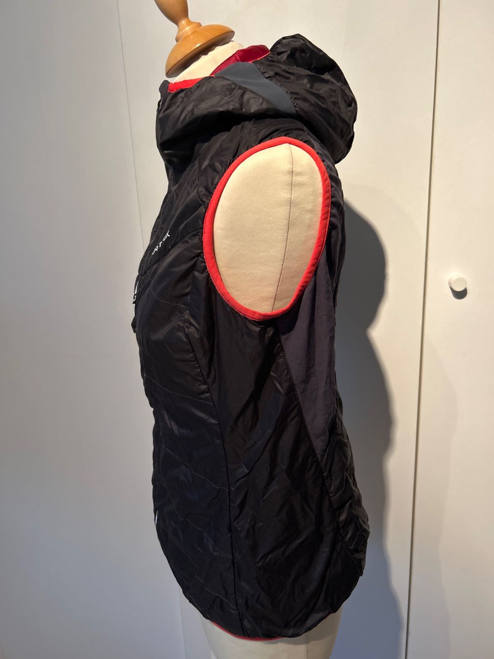 Ortovox Gilets & Westen: Ortovox Weste Gr. M – Gebraucht aus Feuerthalen von Anna_Swift 2