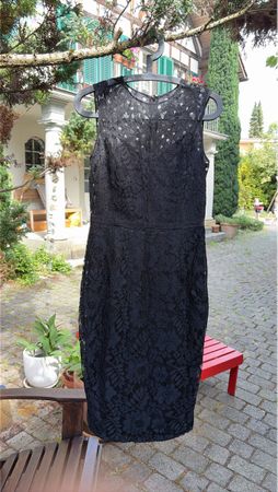 Dolce&gabbana Elegante abito in pizzo e seta nera