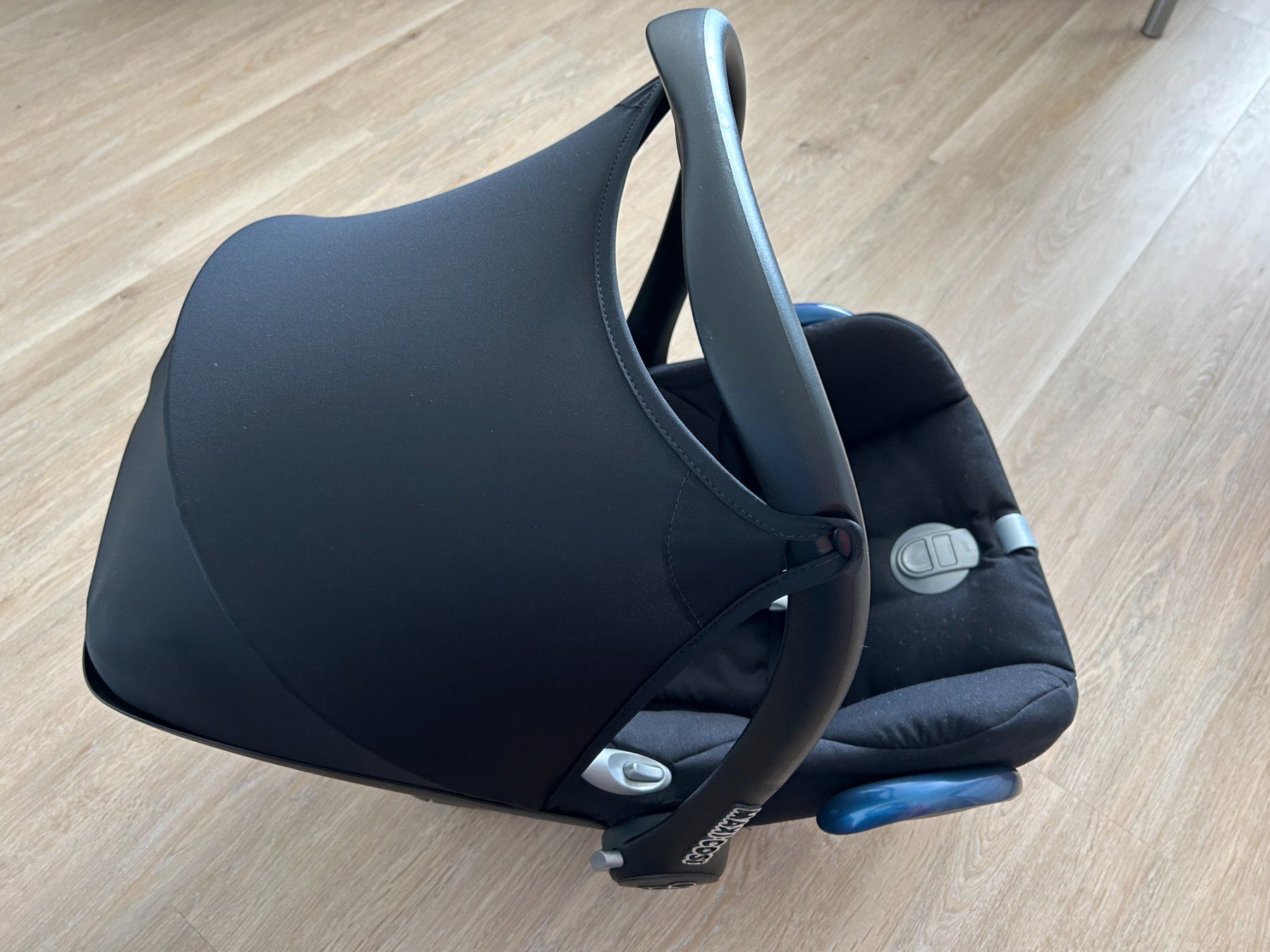 Maxi-Cosi Seggiolini per auto: Maxi Cosi Cabriofix Babyschale – Usato da Zumikon venduto da meter03 2