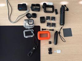 GoPro Hero 11 Black - Mega-Set: Media Mod, Volta, 4 Akkus...