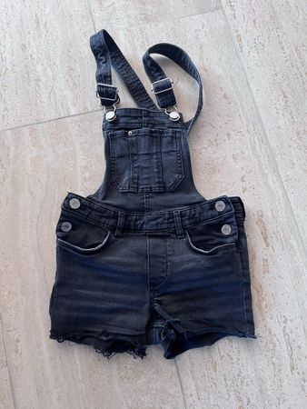 Kurze Jeans-Latzhose Grösse 134