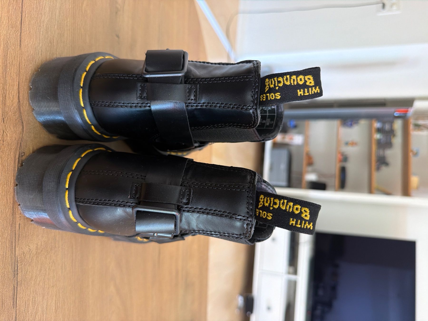 Damenschuhe: Dr. Martens Platform Stiefel mit harness – Neu (gemäss Beschreibung) aus Steinhausen von n_b_p8vs 3
