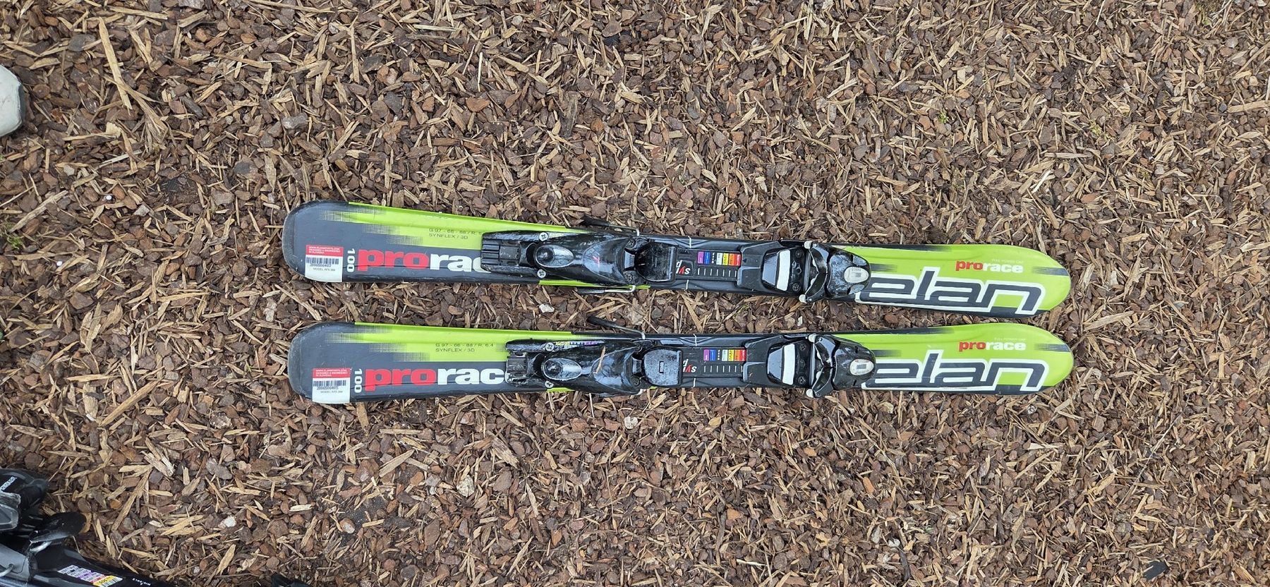 Elan Skis: Ski enfant 100cm – Gebraucht aus Nods von Sven2104
