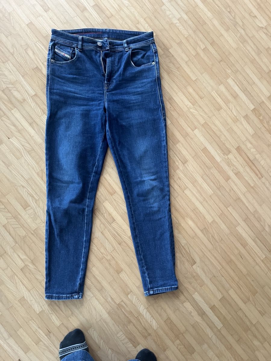 Diesel Jeans: Diesel Slandy High – D'occasion à St. Gallen par elli18