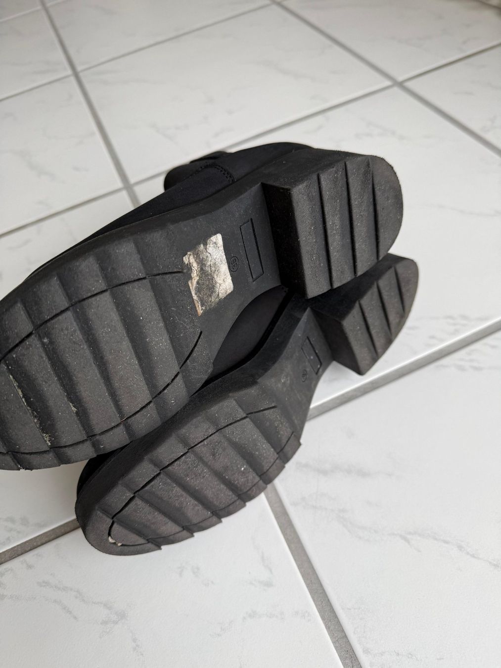 Scarpe da donna: Stiefeletten, schwarz, Gr. 38 – Usato da Emmenbrücke venduto da Florentina27 6