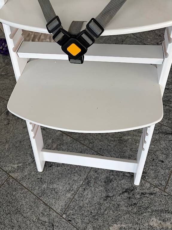 Chaises hautes: Kinderhochstuhl weiss Savety Timba – D'occasion à Siebnen par mardie09 2