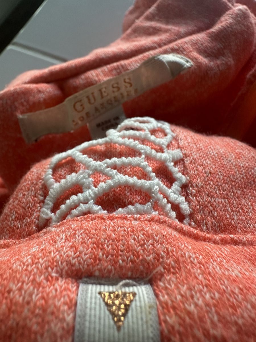 Lotti di vestiti: Guess – Usato da Rudolfstetten venduto da Laramalna 2