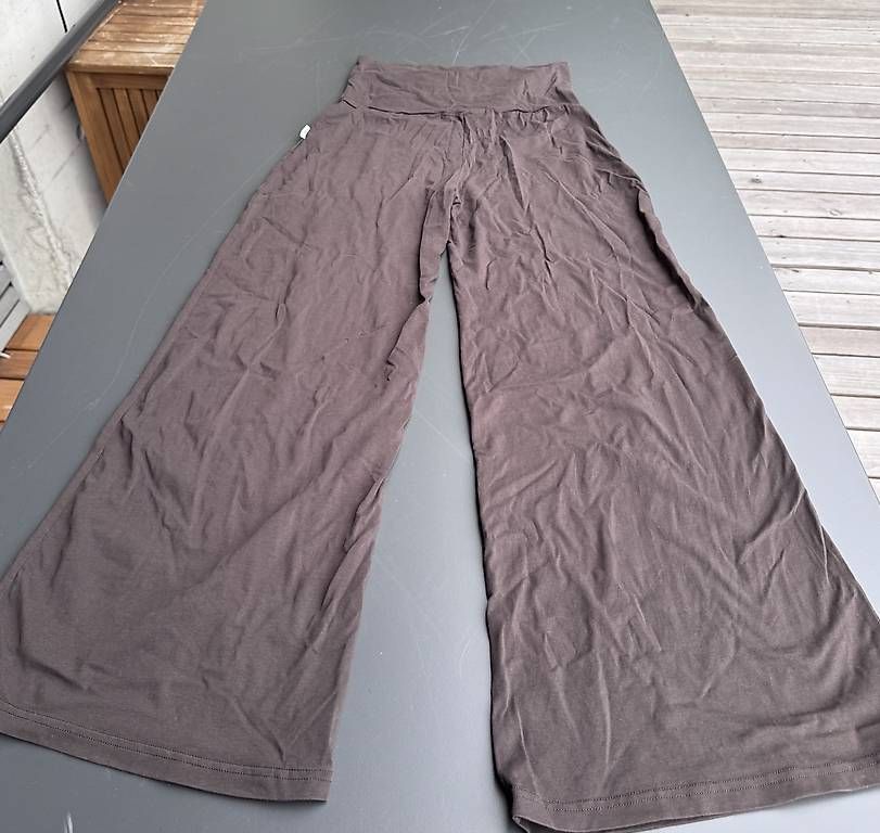 Hosen: Hose braun – Gebraucht aus Rudolfstetten von krach
