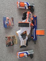 4 Nerf Pistolen und Zubehör 