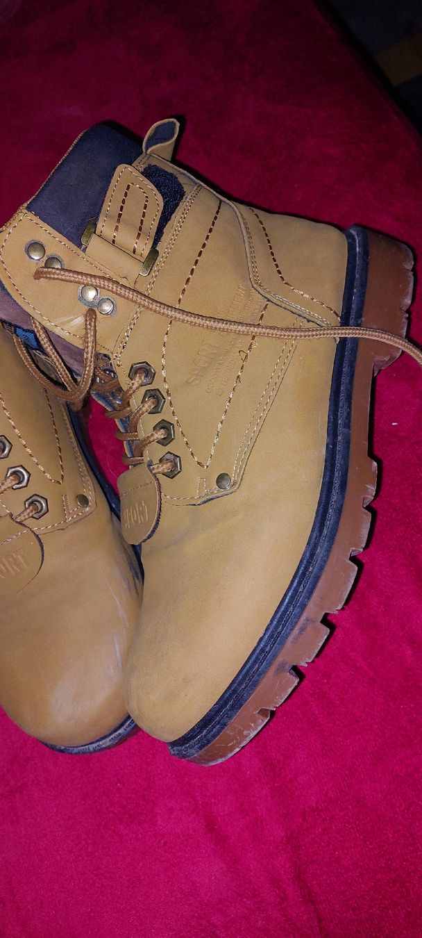 Scarpe da uomo: hohe schöne schuhe – Usato da Frutigen venduto da han_cn5n 1