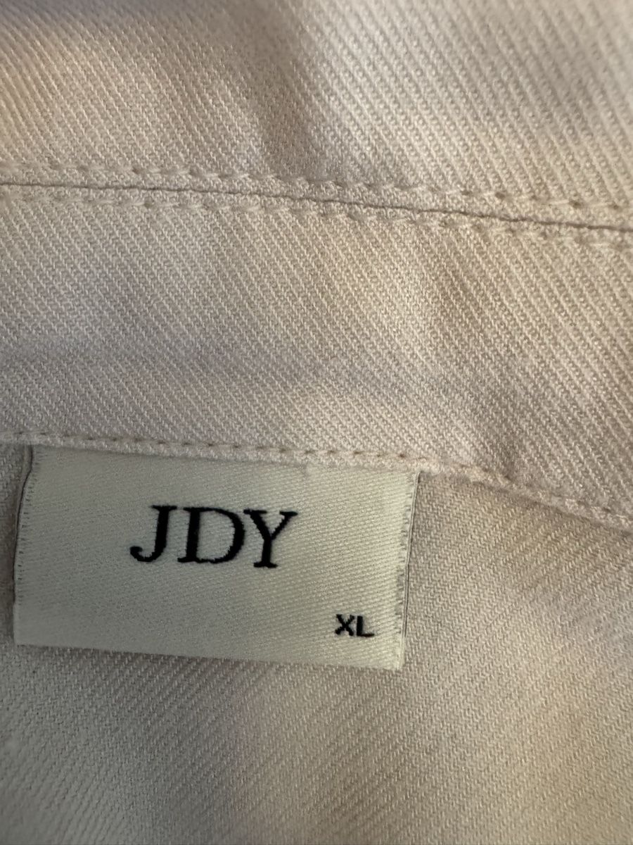 Blusen: Kurzbluse von JDY / crème  Gr. XL – Gebraucht aus Morschach von jeanhenrifabre 4