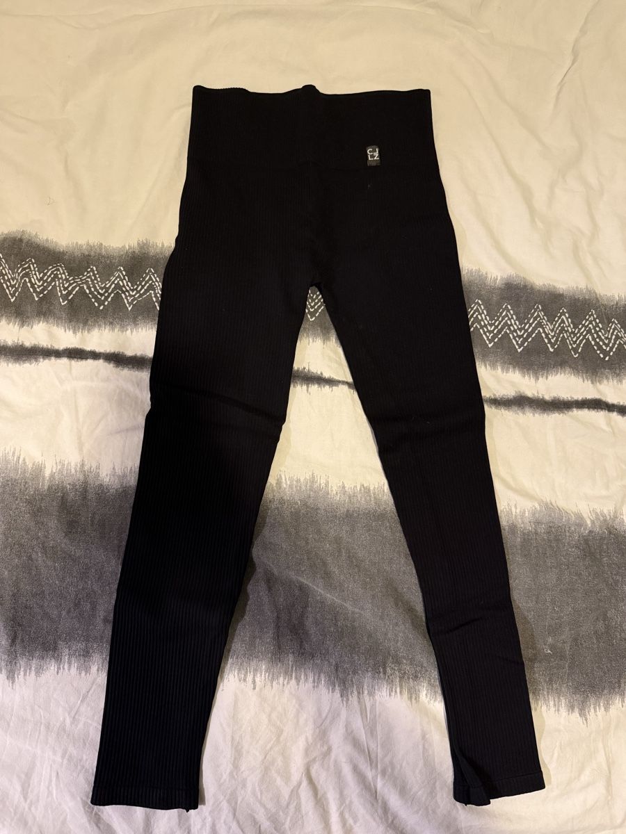 Calzedonia Leggings: Calzedonia Ribbed Seamless Leggings - S – Usato da Bioggio venduto da M.M.O 2