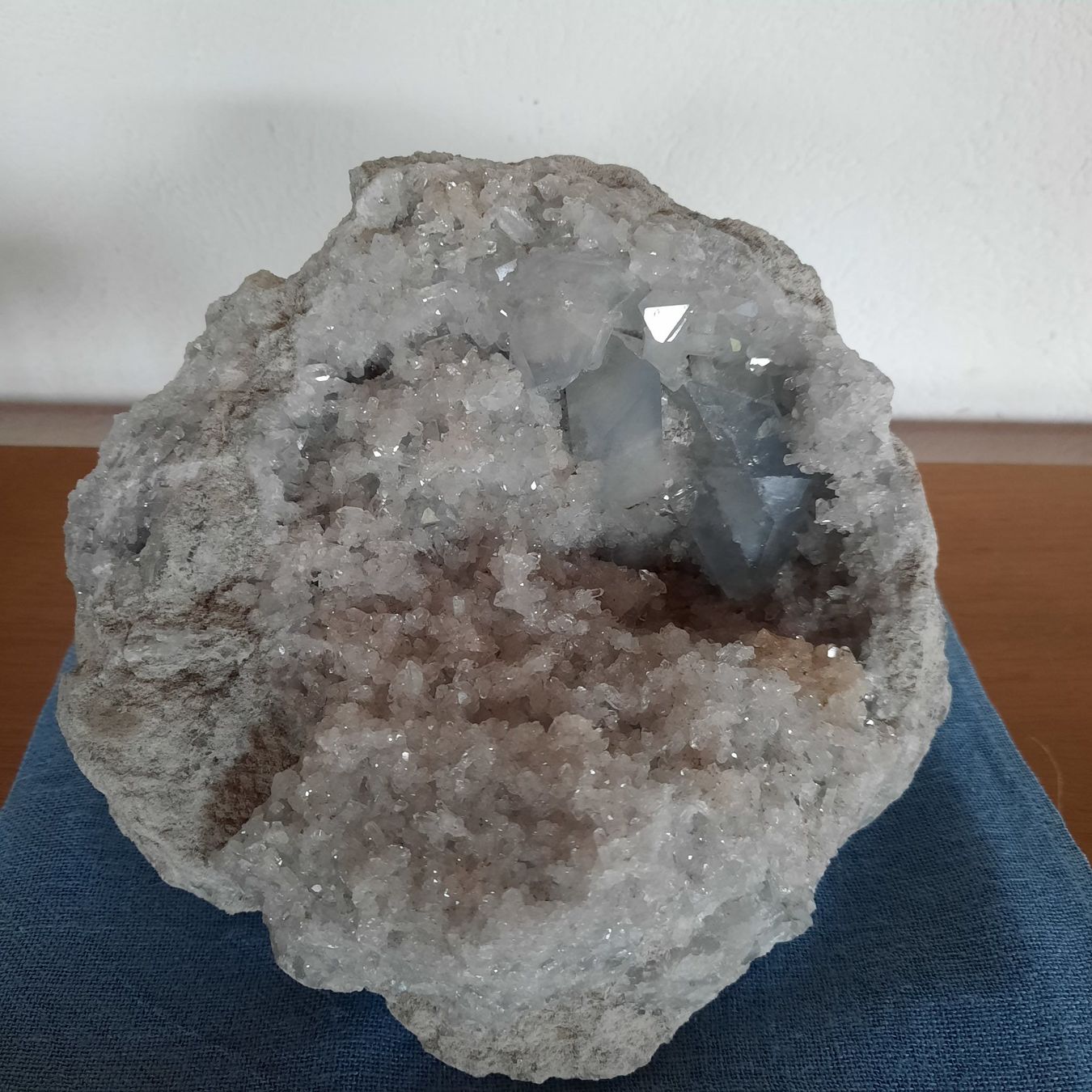 Mineralien & Heilsteine: Coelestin Druse ca. 3,3 kg – Gebraucht aus Rosshäusern von planet-7 6