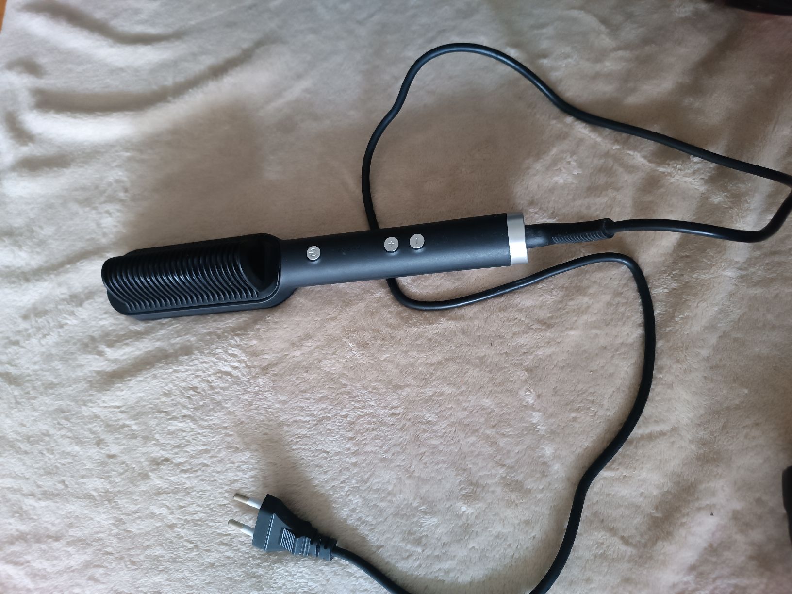 Autres soins des cheveux: Haar straightener Kamm – D'occasion à Bern par dorcyka 1