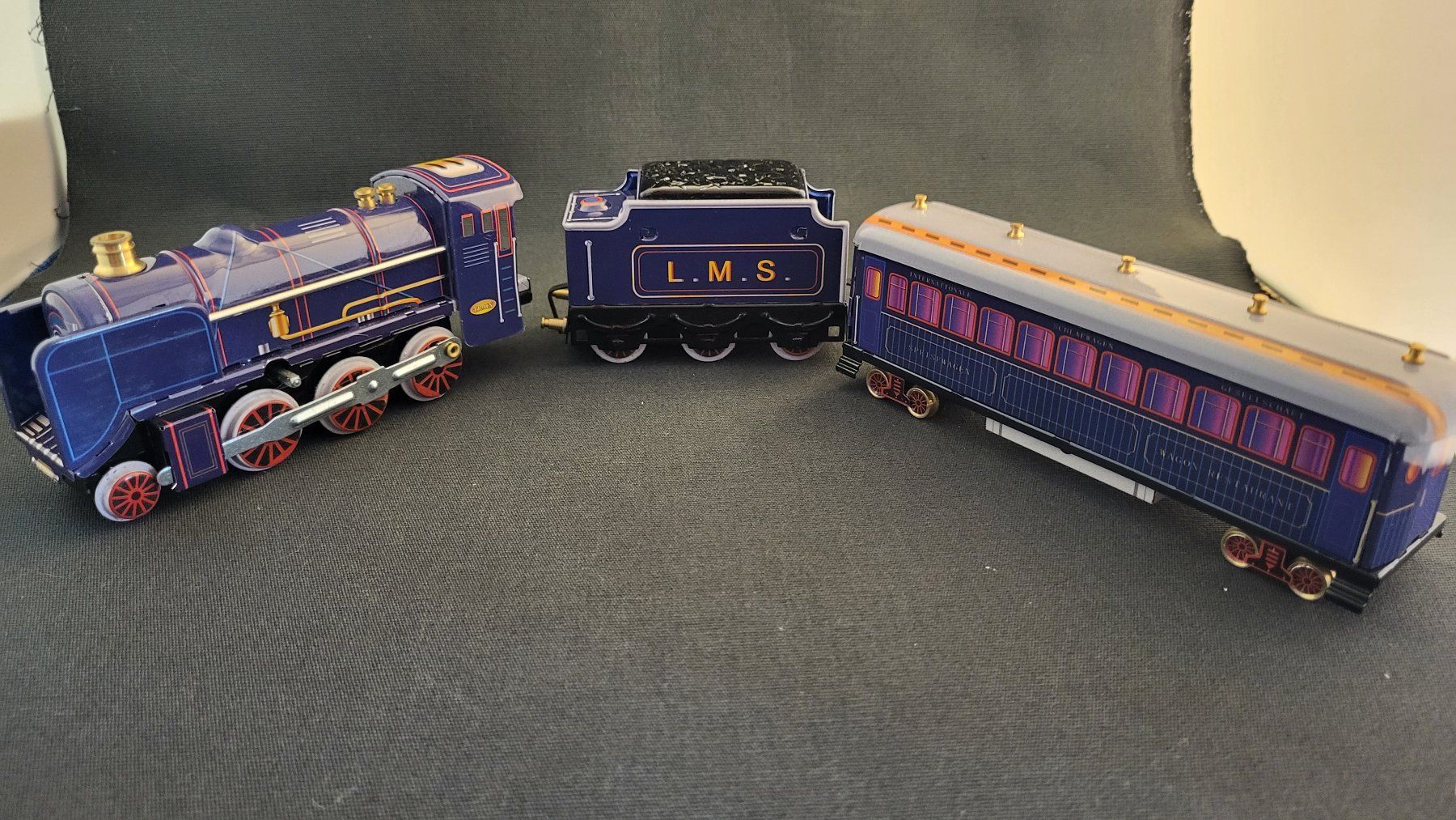 Spielzeuge: Blech-Eisenbahn L.M.S. mit Schlüssel-Aufzug – Neu und originalverpackt aus Basel von spinne02 1