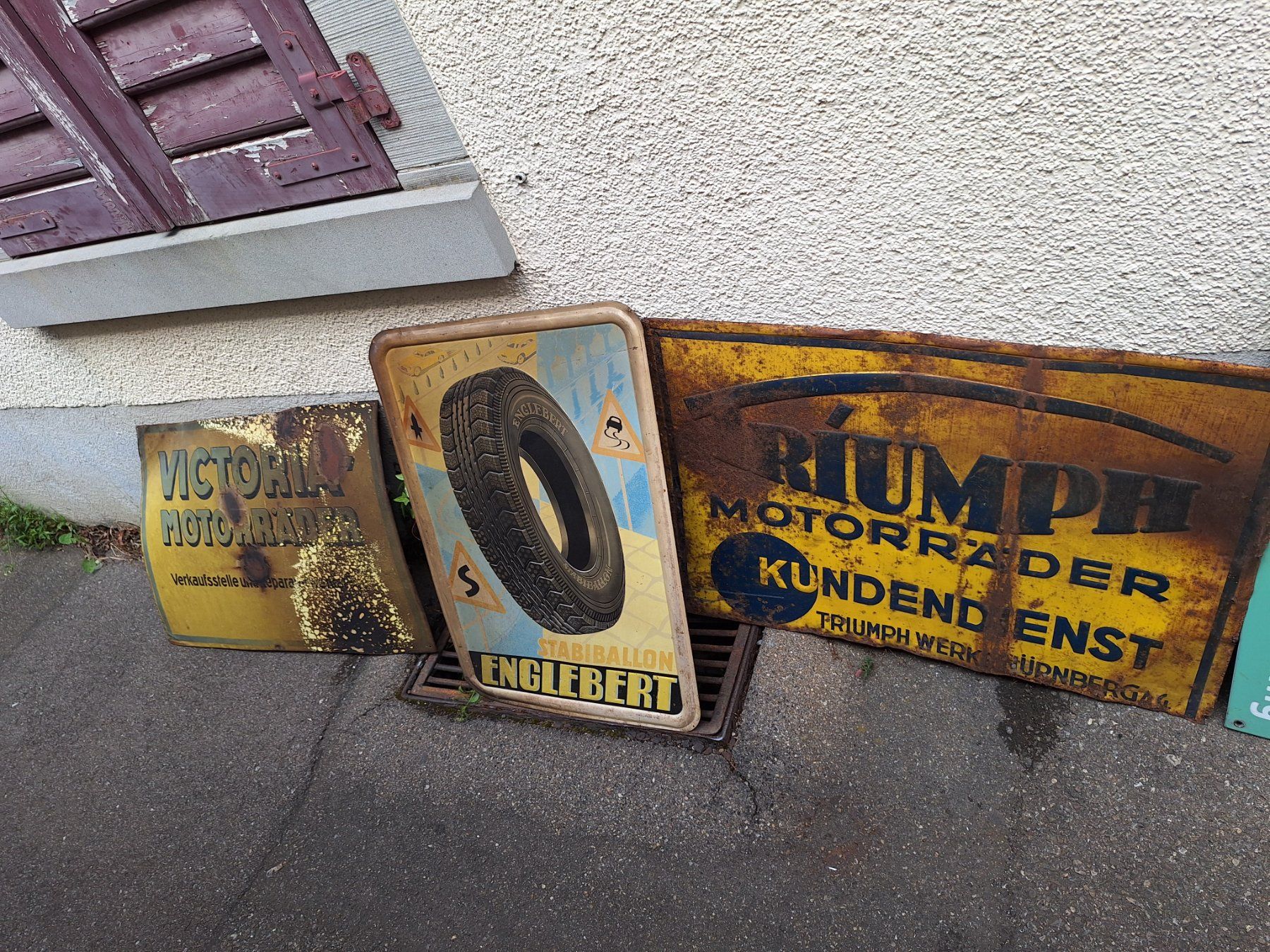Insegne: XXXL Emailschild Maloya – Usato da Winterthur venduto da petrolch 3