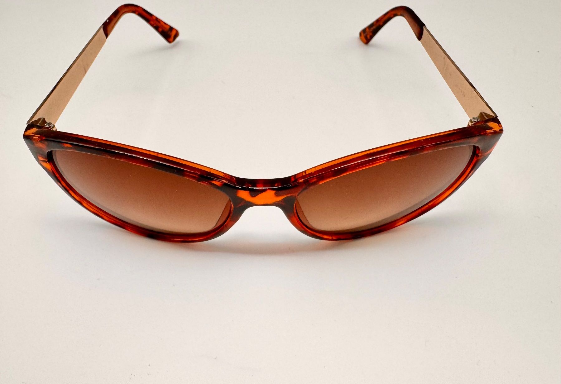 Occhiali & Lenti: Damen Sonnenbrille – Usato da Hermetschwil-Staffeln venduto da Mobile2013 1