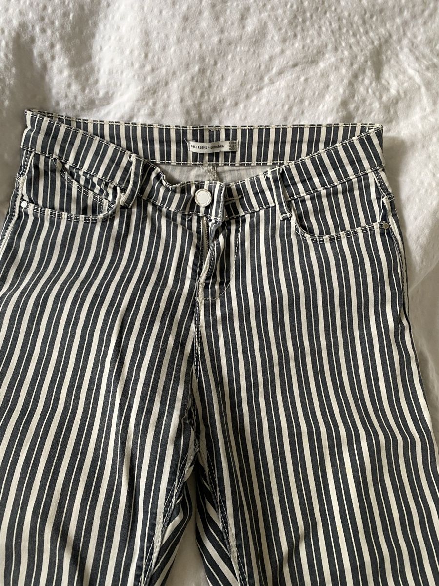 Jeans: Jeans gestreift Grösse 36 – D'occasion à Zürich par yae56
