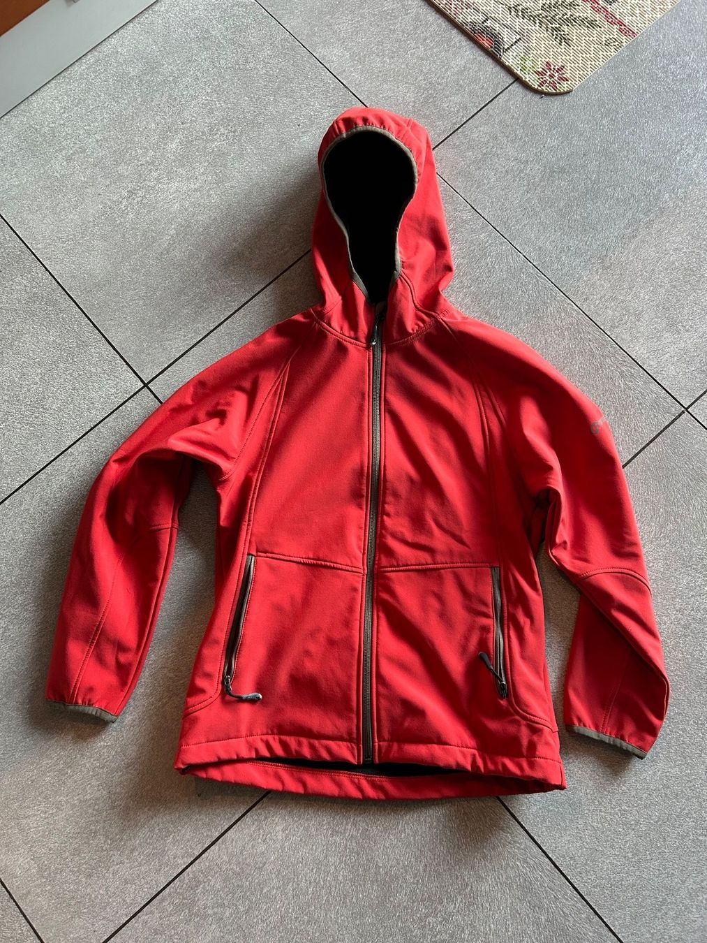 Giacche & Cappotti: KTEC Softshelljacke rot-grau-schwarz Gr. 152 – Nuovo (secondo la descrizione) da Arbedo venduto da nadia1973