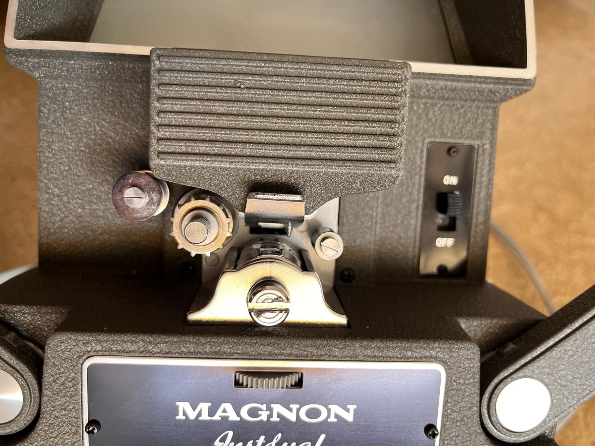Labor & Dunkelkammer: Magnon Instdual Deluxe Dual 8 Editor Viewer – Gebraucht aus Bülach von Agixs. 2