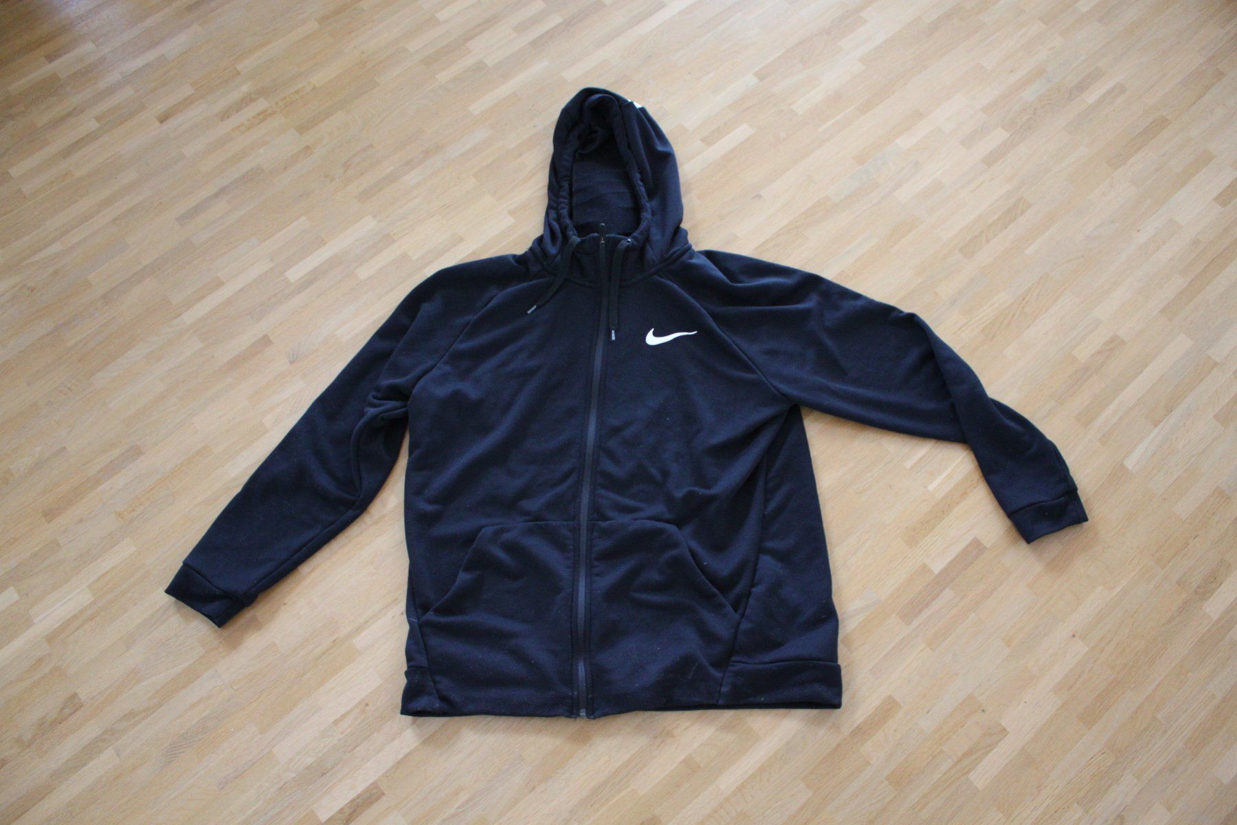 Nike Maglioni & Felpe: Nike Zip Hoody Dri Fit XL – Usato da Mörschwil venduto da leg_yrn8