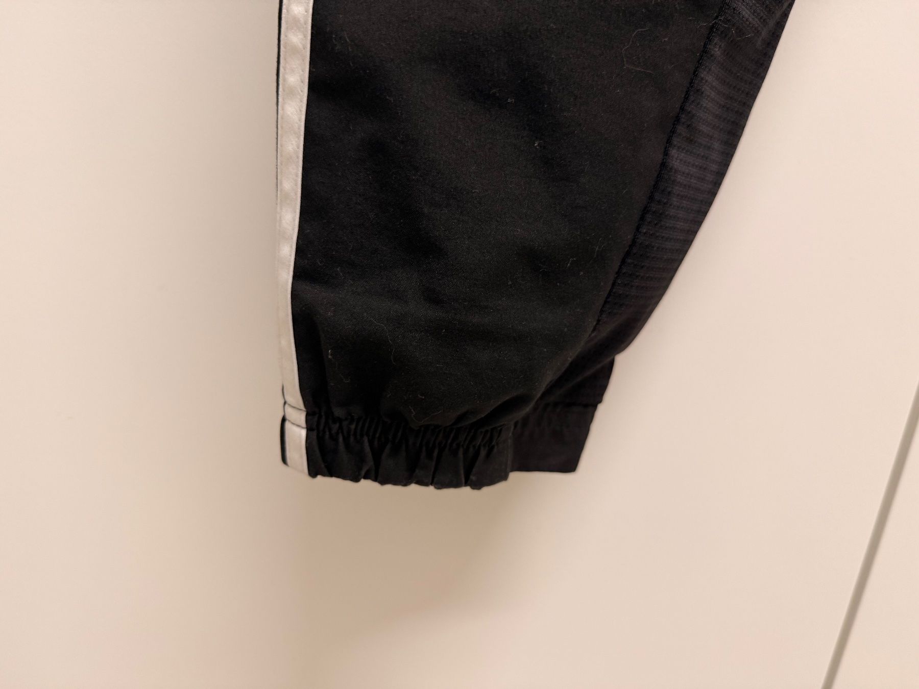 Adidas Pantaloni: Original Adidas Trainingshose schwarz – Usato da Zürich venduto da celai. 7
