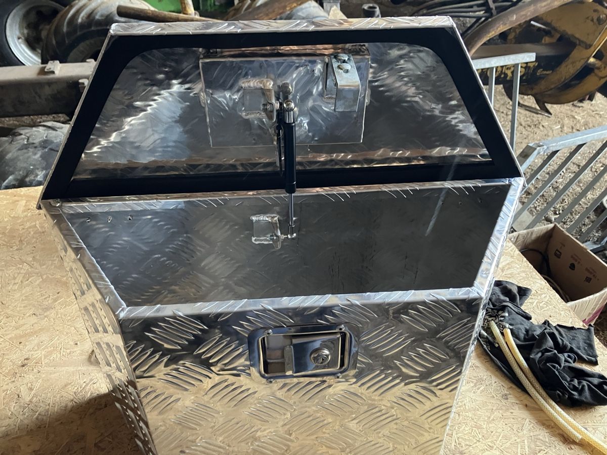 Altri accessori: Aluminium box trapez neu  – Nuovo (secondo la descrizione) da Bigenthal venduto da xfighter27 1