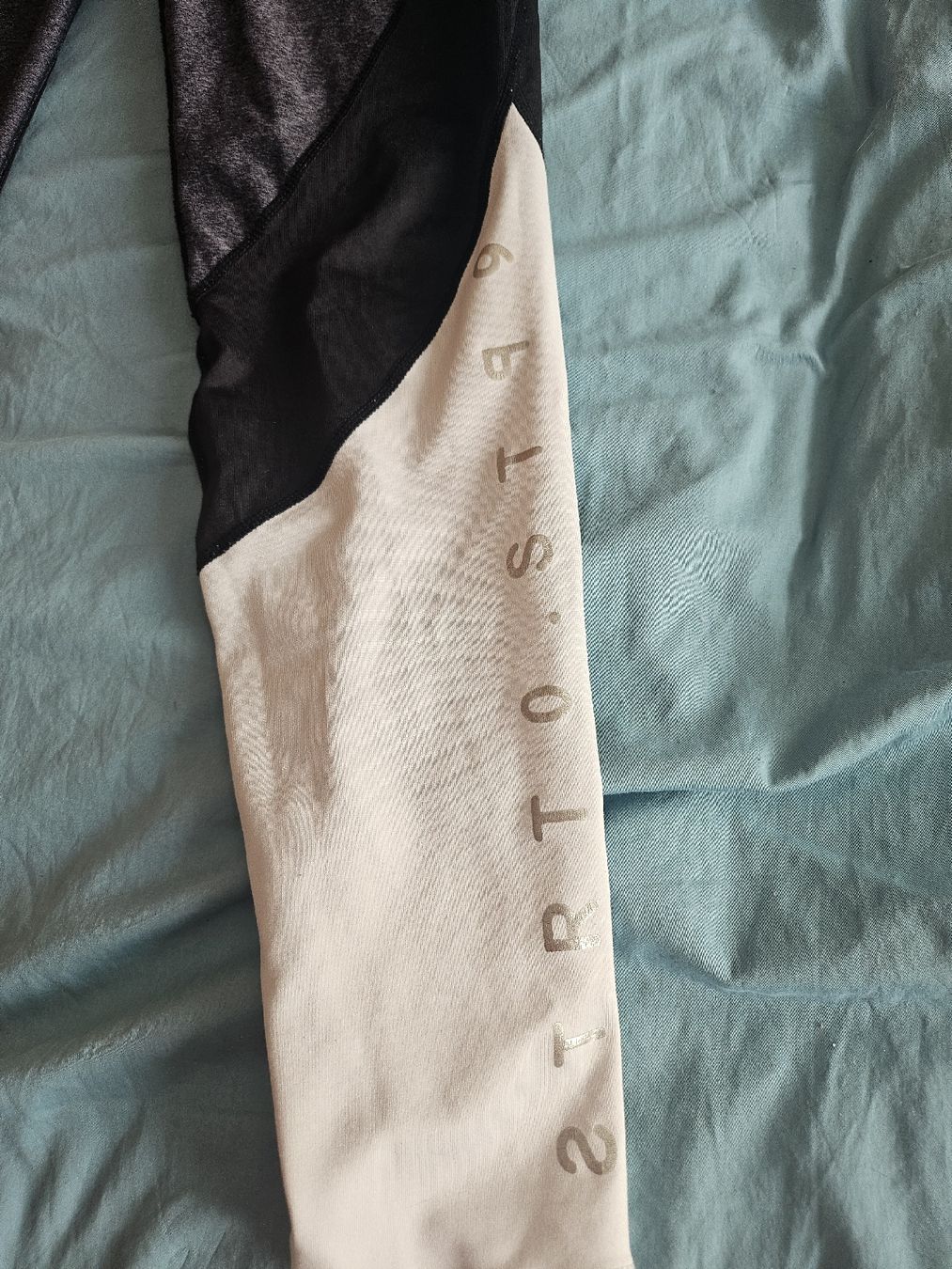 H&M Pantaloni: Pantalon de sport H&M, taille S – Usato da La Joux FR venduto da car_ck96 1