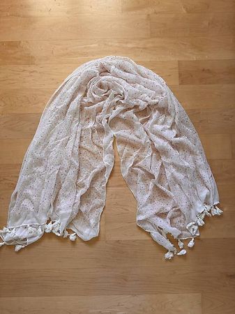 Lightweight patterned scarf from NafNaf