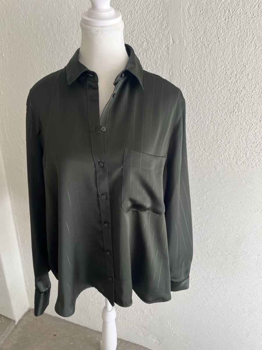 C&A Camicette: Schwarze Damenbluse mit silber Streifen Gr.44 – Nuovo e nell'imballaggio originale da Uster venduto da Corina0111114
