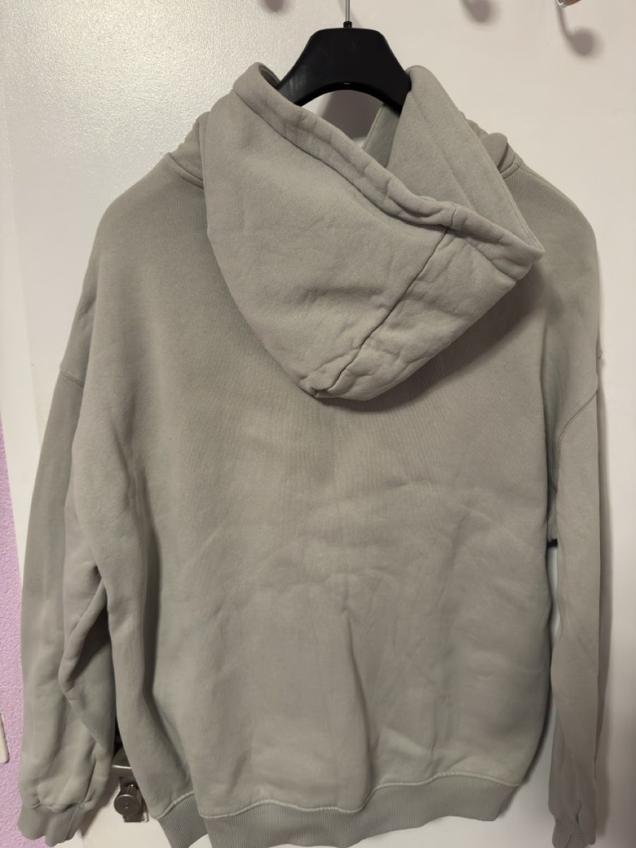 Maglioni & Felpe: Low Light Hoodie grey size S with print good condition – Usato da Winterthur venduto da 77Cano 1