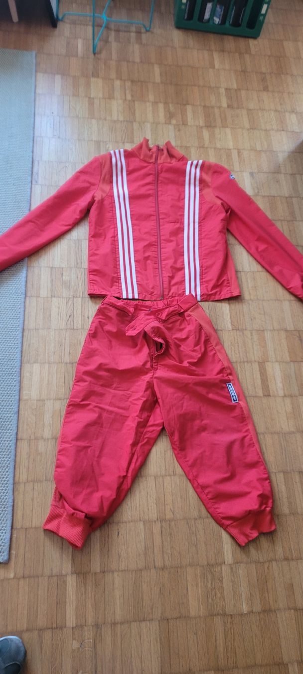 Adidas Costumes, combinaisons de sport et fonctionnelles: Retro Adiddas Jogging Anzug – D'occasion à Kreuzlingen par cgu_kmr6