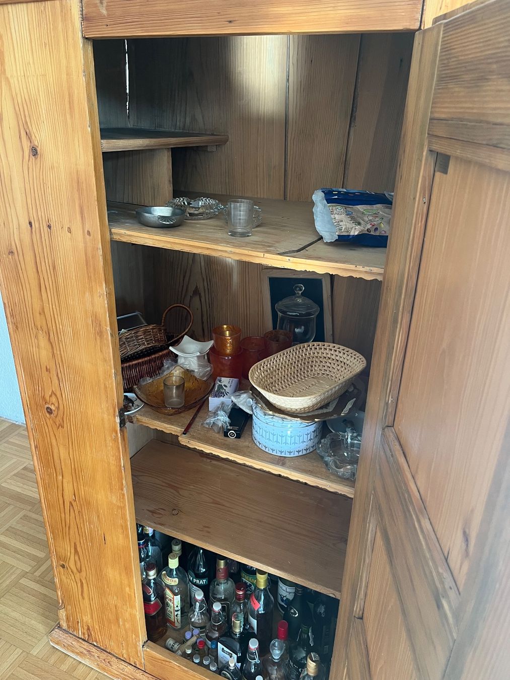 Armadi: Restaurierter Bauernschrank – Usato da Unterägeri venduto da Livel0 2