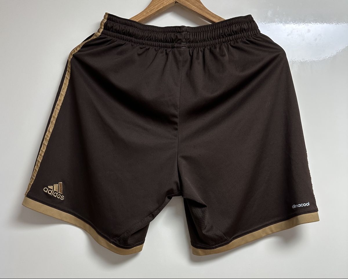 Adidas Pantaloni: bayern münchen shorts G M – Usato da Maienfeld venduto da tobeyl2020 1