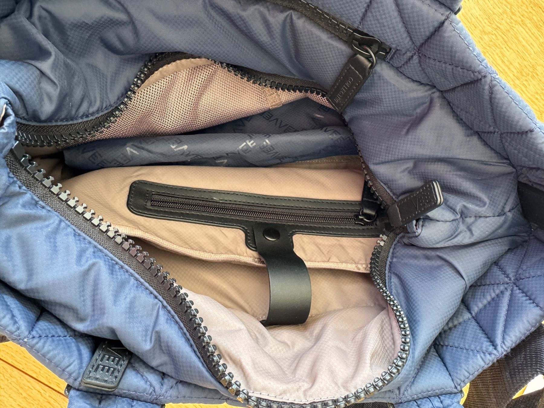 Taschen für Damen: Vee Collective Tote, dunkelblau – Neu (gemäss Beschreibung) aus Pontresina von cumprerevender 2