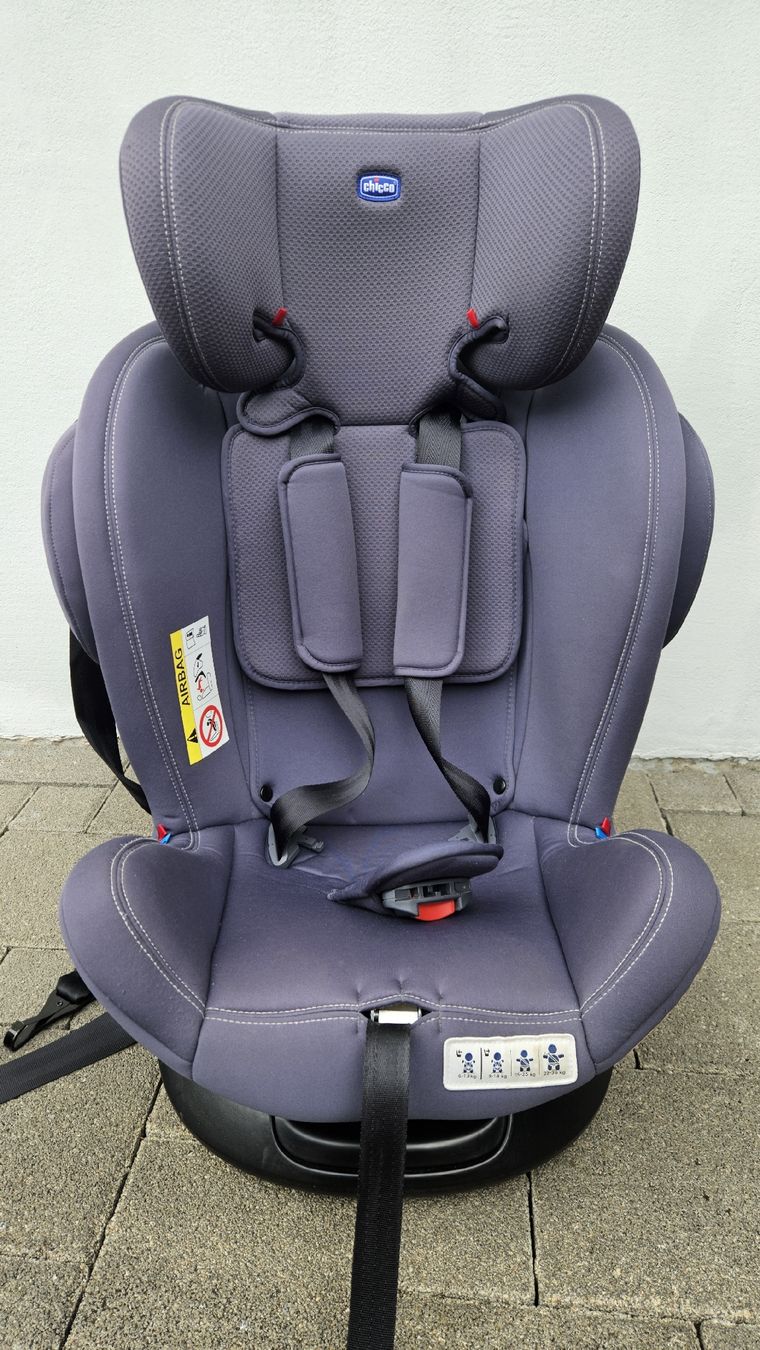 Chicco Auto-Kindersitze: Kindersitz Chicco grey Isofix – Gebraucht aus Rheinfelden von Pinkysheep