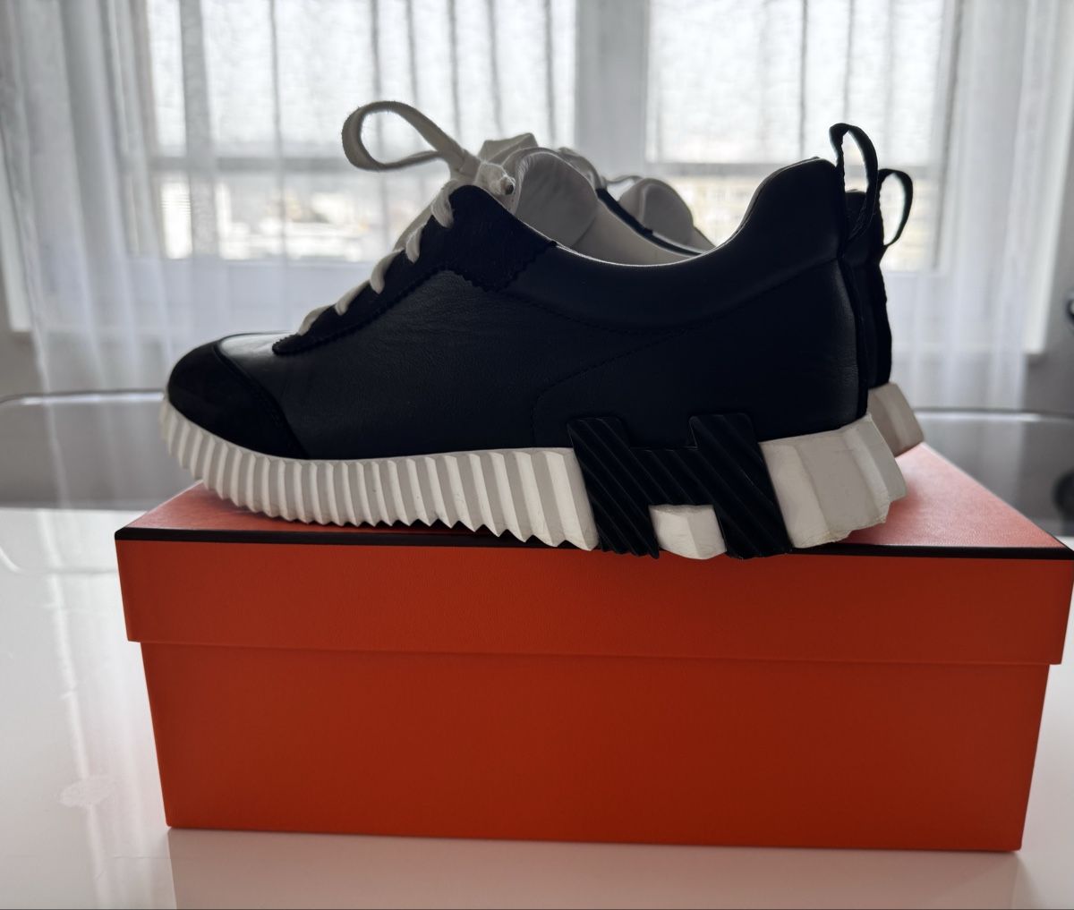 Hermès Scarpe da uomo: Hermès Turnschuhe, Schwarz-Weiss – Usato da Neuhausen venduto da Boki.Babic34 1