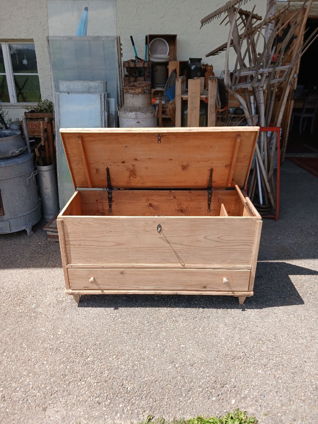 Cassapanche: Tannenholz Truhe mit Schublade  – Usato da Hagenbuch ZH venduto da bromaer 2