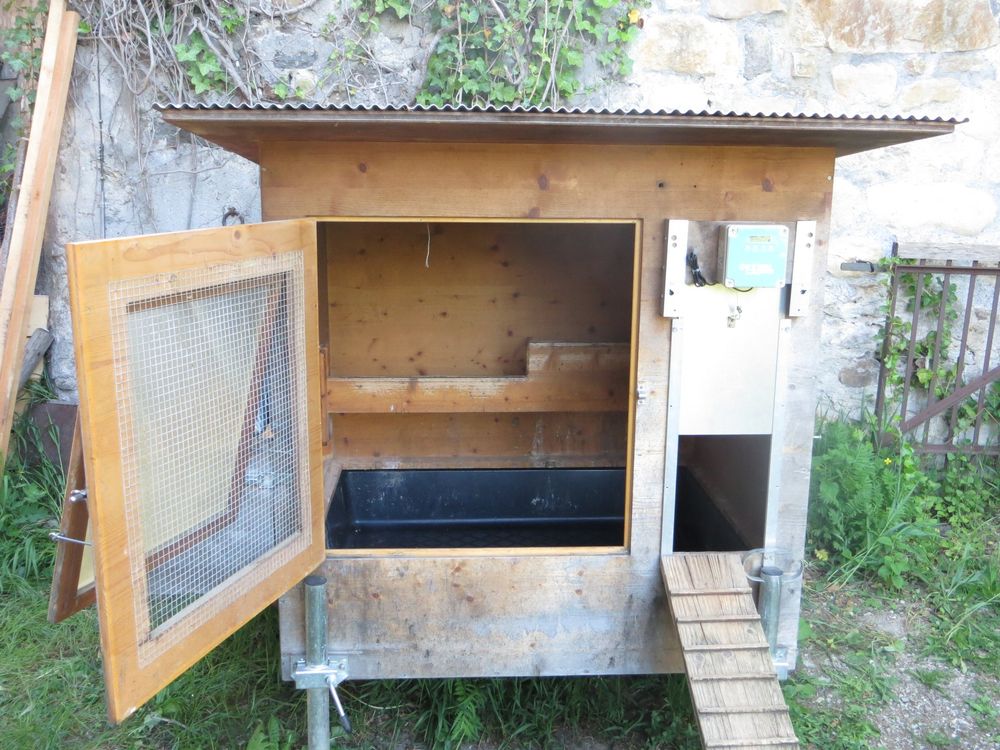 Produktbild von WERKA PRO Erhöhtes Holzgehege 215x56x87cm – Für 5-6 Hühner, Räucherschutz, Ausziehbares Schubfach, Bitumendach