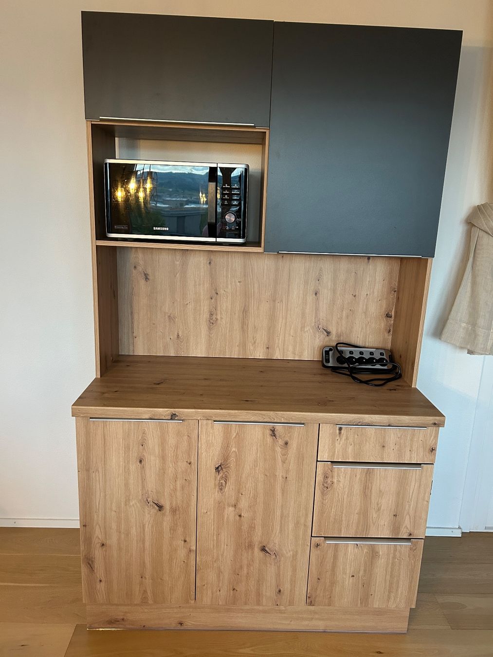 Credenze: Buffetschrank Küchen Buffet Schrank Premium 120cm Grau Eiche – Nuovo (secondo la descrizione) da Horgen venduto da hoe_b99b 1