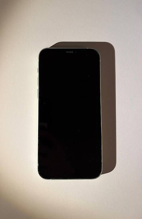 Apple Handys / Smartphones: Apple Iphone 12 inkl. Kabel – Gebraucht aus Oberkirch LU von Caliri 2
