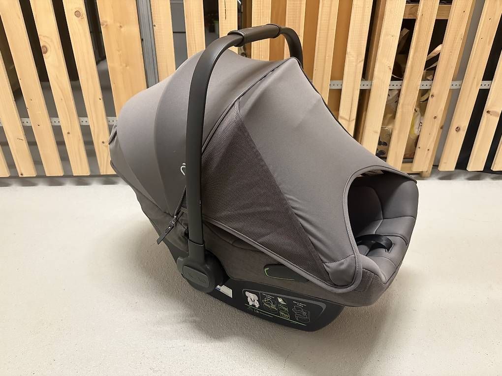 Nuna Seggiolini per auto: Nuna Babyschale PIPA Next mit Basisstation – Usato da Alpnach Dorf venduto da dave1989 1