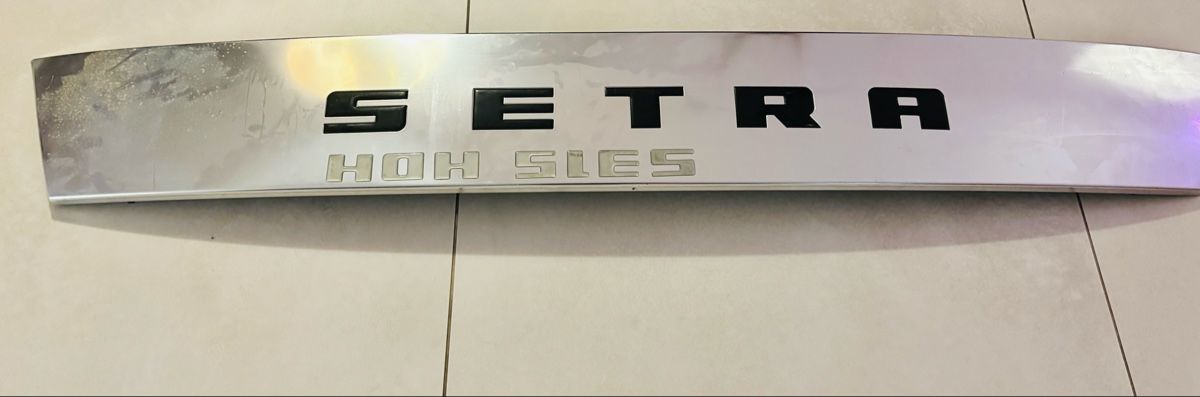 Setra Tutti pezzi di ricambio auto: Setra HOH SIEG Frontblende Blende Verchromt – Usato da Oetwil an der Limmat venduto da misssenzapensieri
