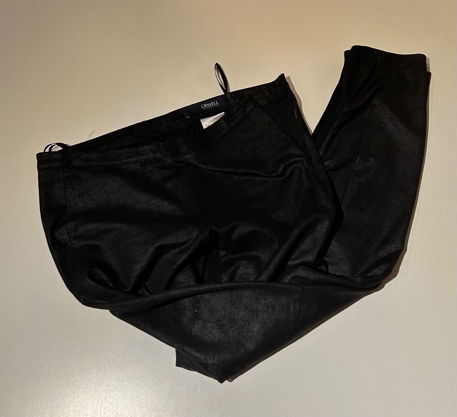 Pantaloni: Hose von Orwell – Usato da Horriwil venduto da Mel4553 1