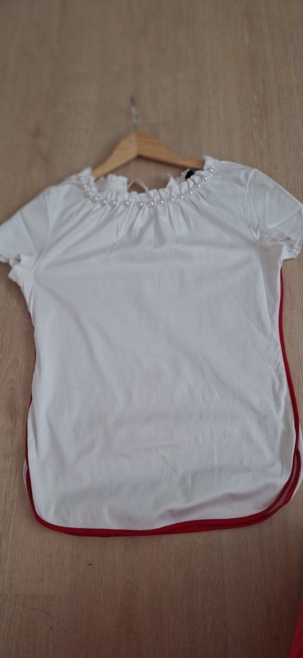 Dolce & Gabbana T-shirts: Dolce & Gabbana - Tshirt mit Perlen – D'occasion à Granges VS par dan_6bcm