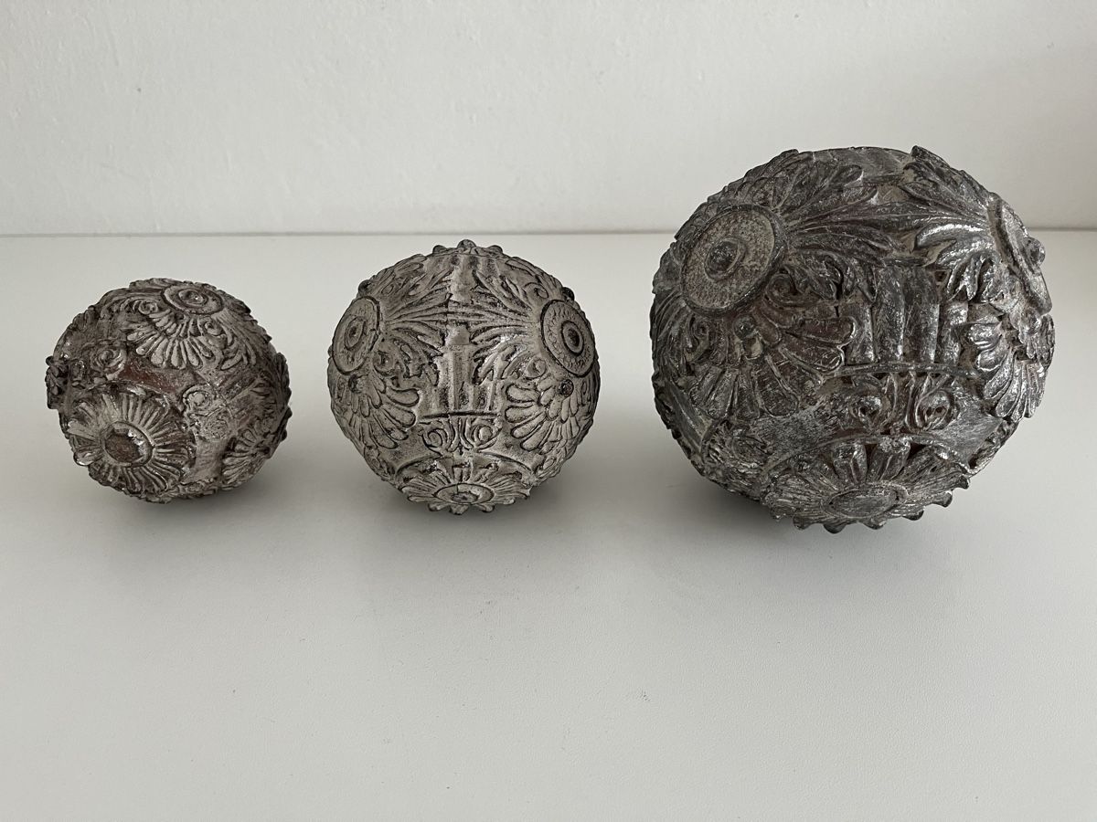 Tutte le decorazioni: grosse Schale mit 3 Deko-Kugeln / Kunststoff – Usato da Wetzikon ZH venduto da seli03 5