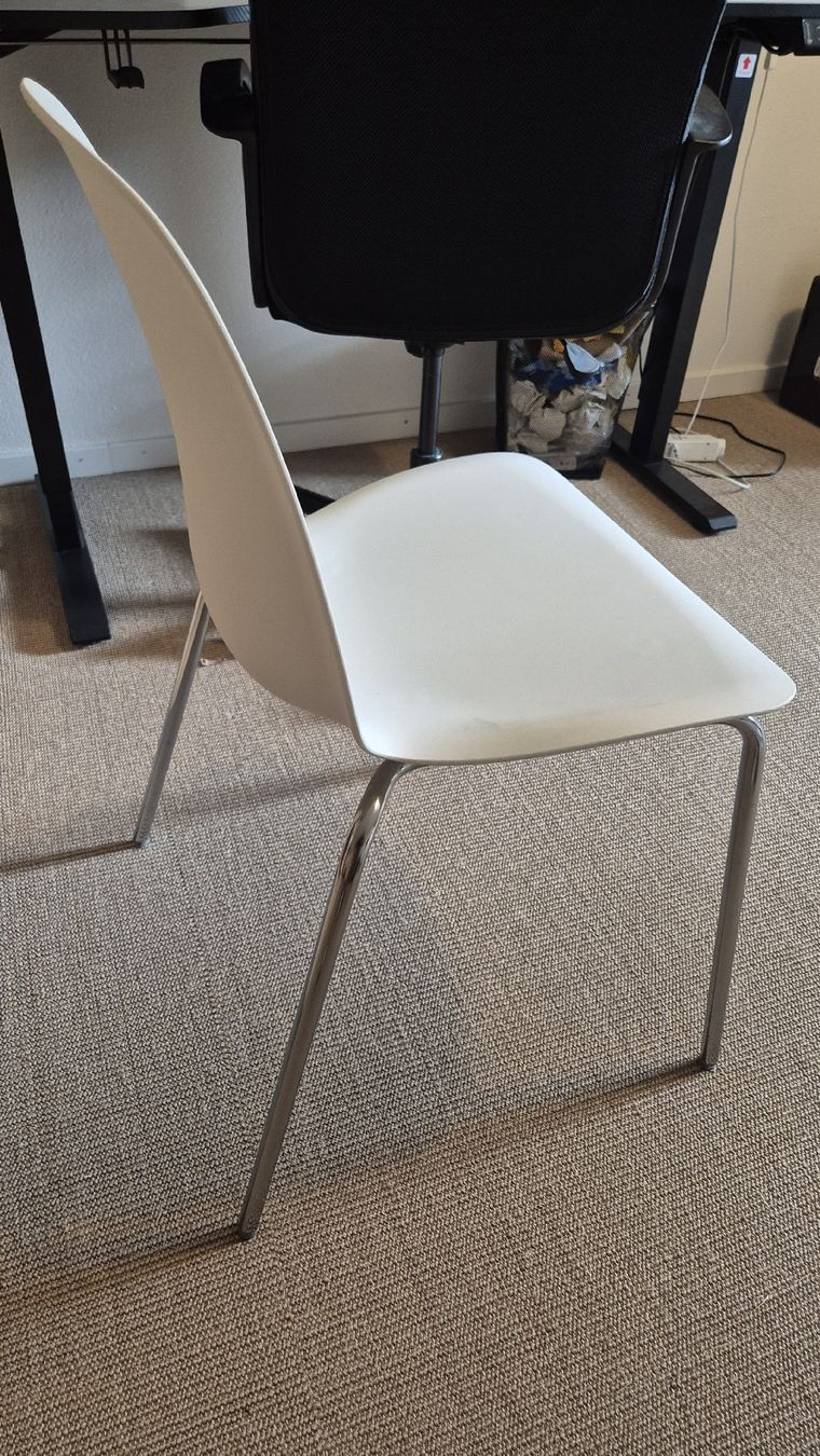 Ikea Sedie: Moderner Stuhl, weiss, Metallgestell – Usato da St. Gallen venduto da justmeeee 1