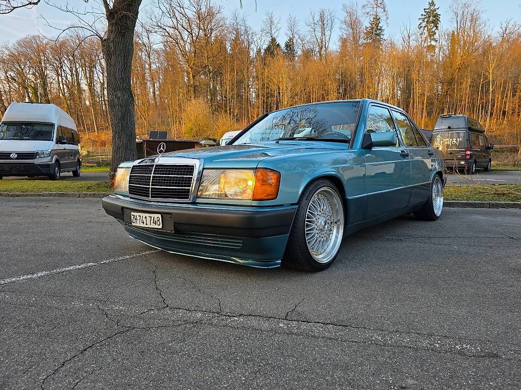 Automobili: Mercedes 190E 2.3 Avantgarde Automatic – Usato da Schlieren venduto da Suraaa 2