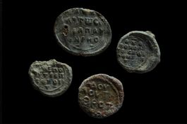 4 byzantinische Bleisiegel (Bulla), 10.–12. Jh.