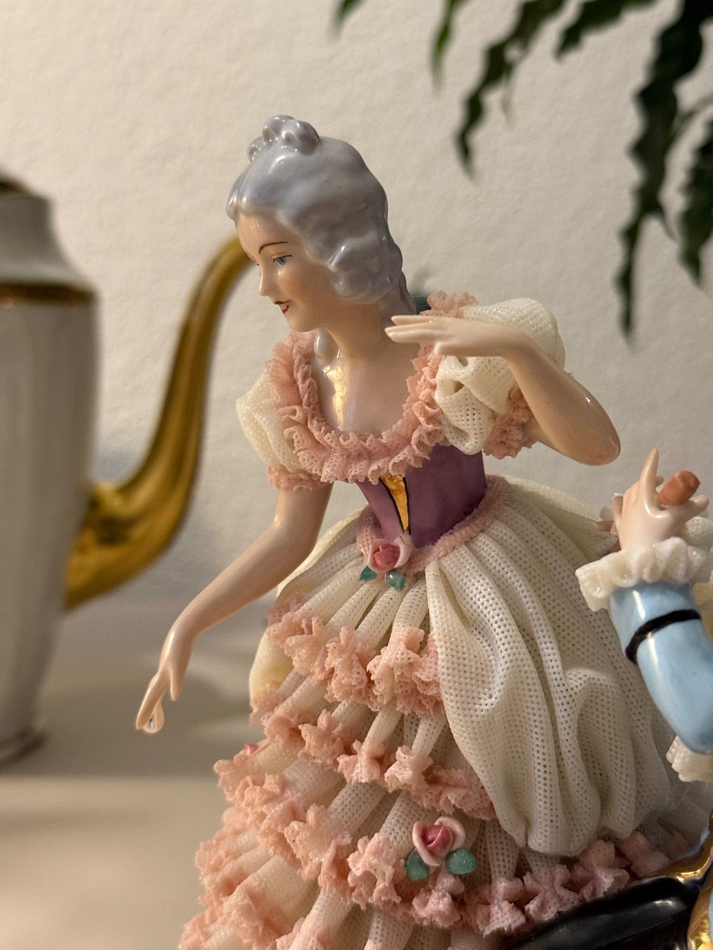 Statuette: Vintage Capodimonte Porcelain Figurine – Usato da Clarens venduto da vat_2x6j 6